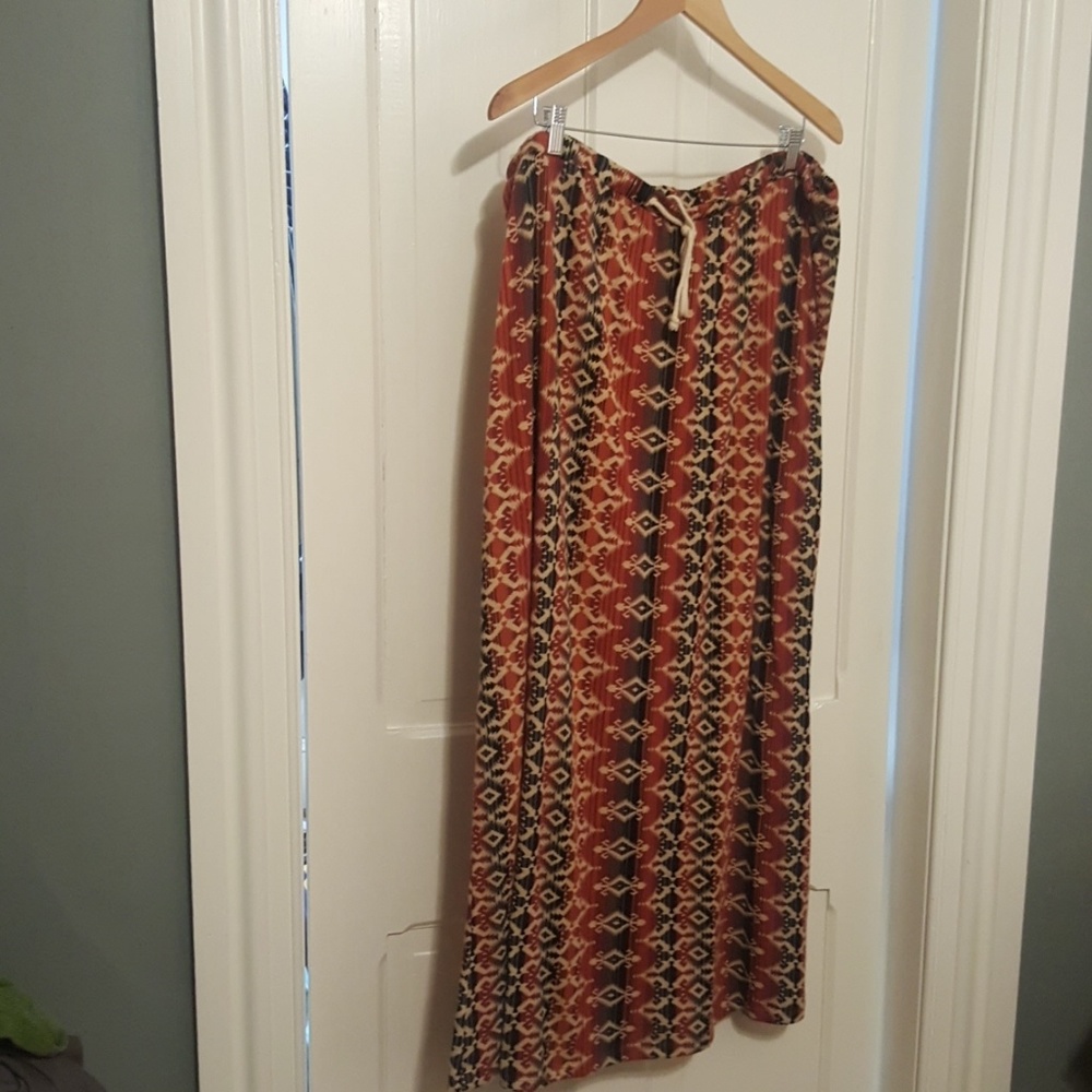 Bobeau brand maxi skirt